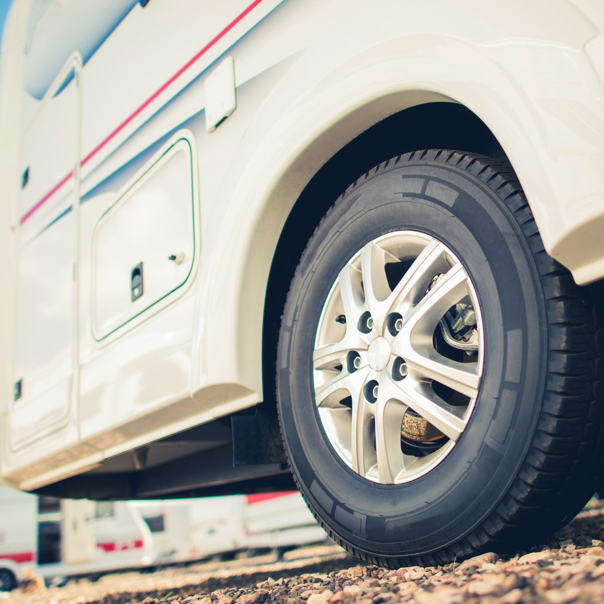 Front Strut Symptoms That Mimic Tire Problems in Motorhomes and RVs