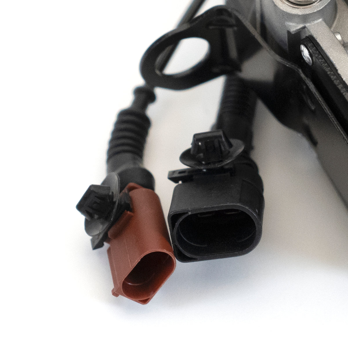 Arnott P-3882 Compressor Audi A8 Quattro (D3 Chassis) w/ Diesel & W12 Gas